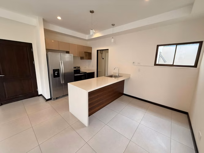 ALQUILER DE APARTAMENTO EN RIO ORO, SANTA ANA* - Imagen 2
