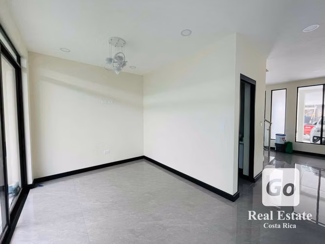 Venta de Casa en Cond. Distrito San Juan, La Unión, Cartago - Imagen 5