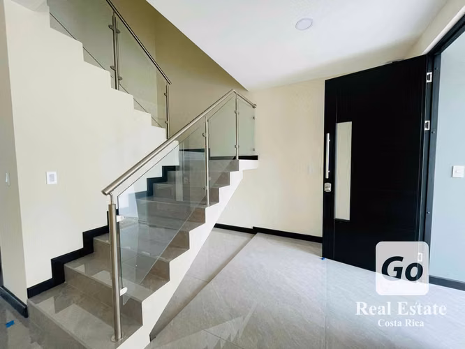 Venta de Casa en Cond. Distrito San Juan, La Unión, Cartago - Imagen 3
