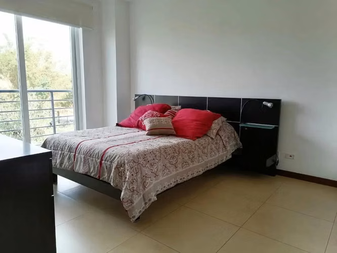 Alquiler de exclusivo apartamento en distrito 4 - Imagen 5