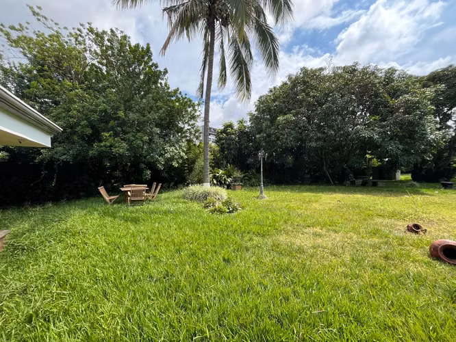 Venta de Lote con casa- Uso Suelo Comercial (ZC-1) La Uruca ID5884 - Imagen 2