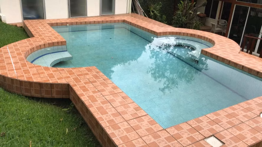 Venta de Propiedad Grande con 2 casas, Granadilla, Curridabat. 4153 - Imagen 11