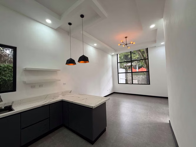 Venta de casa en Atenas - Imagen 9