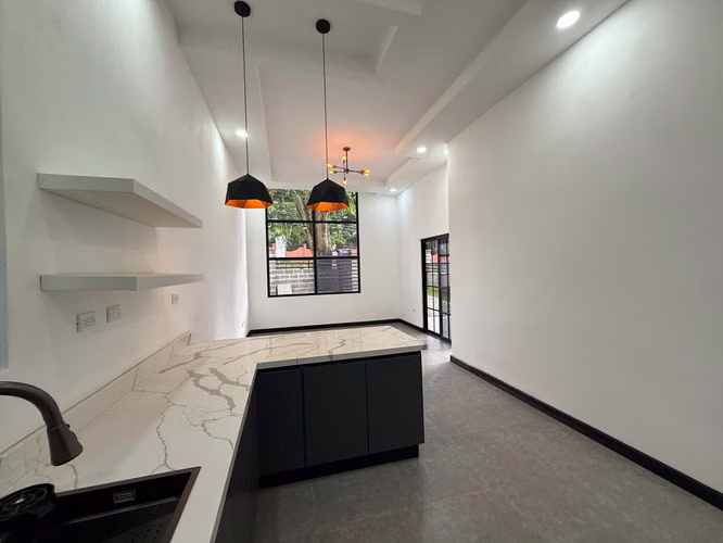 Venta de casa en Atenas - Imagen 8