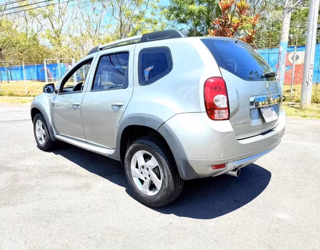RENAULT DUSTER 2013 AT