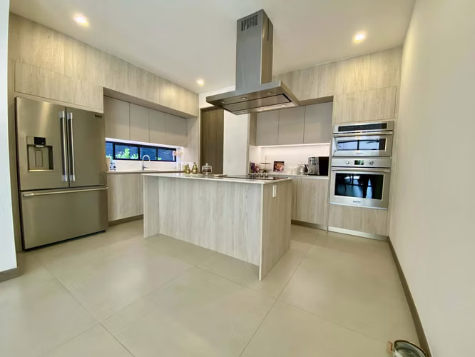 Lindora, Santa Ana Espectacular Casa Contemporánea para Estrenar
