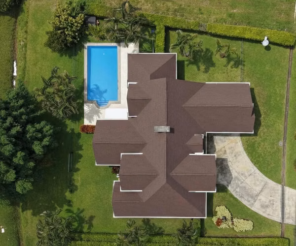 Casa con piscina en Hacienda Los Reyes · Guácima