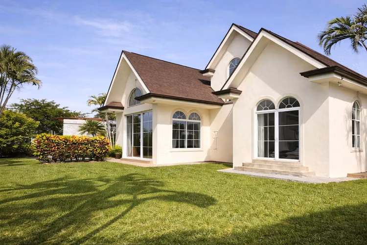 Casa con piscina en Hacienda Los Reyes · Guácima