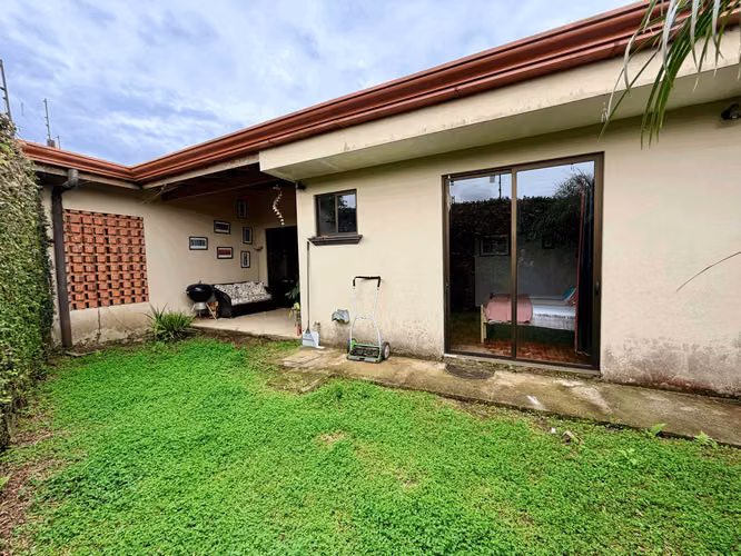 VENTA DE CASA EN RESIDENCIAL - UNA PLANTA - GRANADILLA - CURRIDABAT