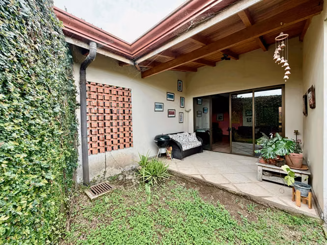 VENTA DE CASA EN RESIDENCIAL - UNA PLANTA - GRANADILLA - CURRIDABAT