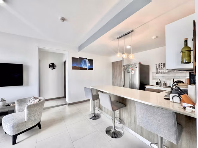 VENTA DE APARTAMENTO EN  ESCAZÚ EN CONDOMINIO CAIA NEGOCIABLE - 2/2/2 Más línea blanca