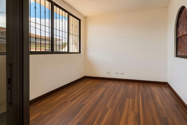 Casa Amplia en Venta en Geroma, Rohrmoser – $335,000 USD