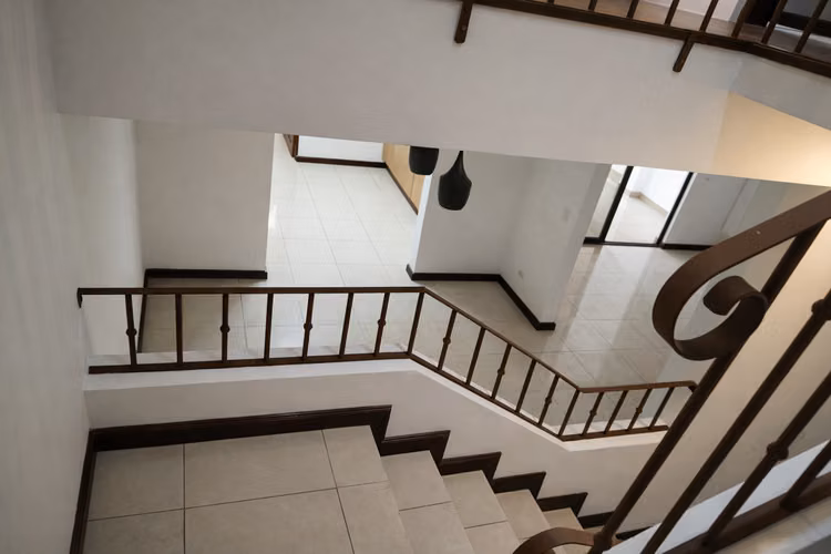 Casa Amplia en Venta en Geroma, Rohrmoser – $335,000 USD