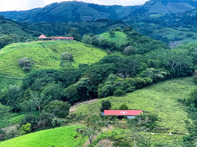 Hacienda con Vista al Océano, 220 Hectareas