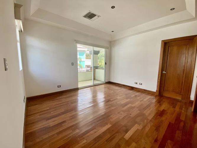 Escazu, Guachipelin  Casa Contemporánea con excelente Vistas