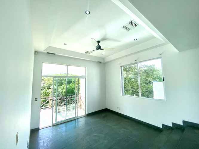 Escazu, Guachipelin  Casa Contemporánea con excelente Vistas