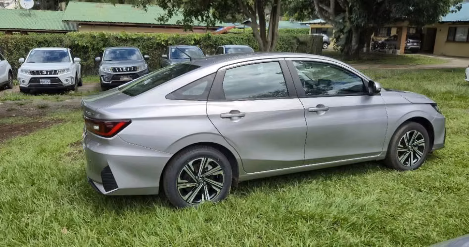 TOYOTA YARIS E 2023