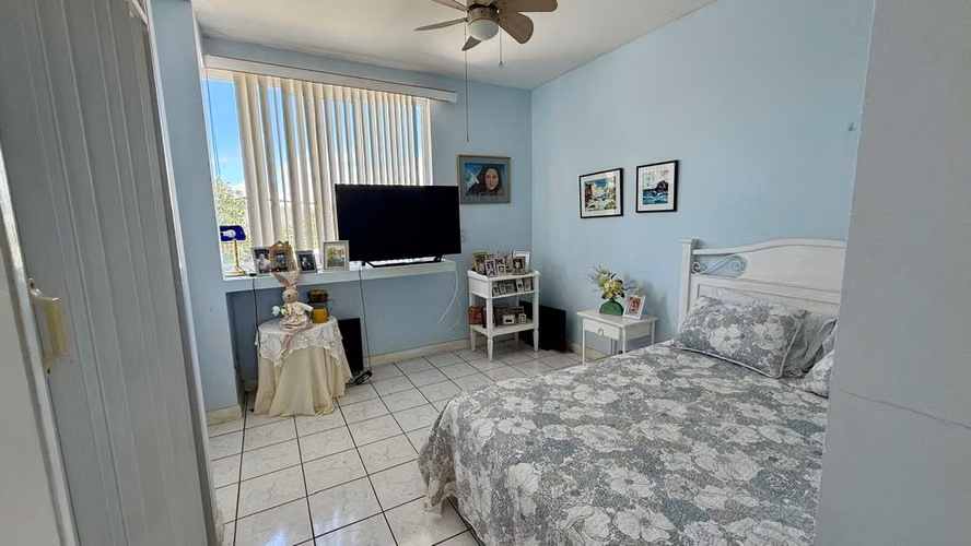 Venta de Casa  Belén Cariari - amplia con hermosos jardines