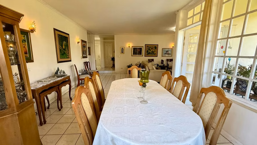 Venta de Casa  Belén Cariari - amplia con hermosos jardines