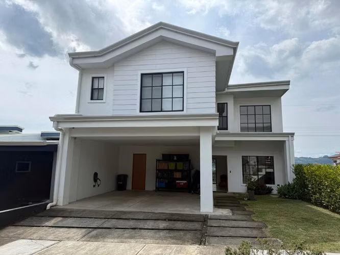 Casa Alajuela Grecia Montezuma