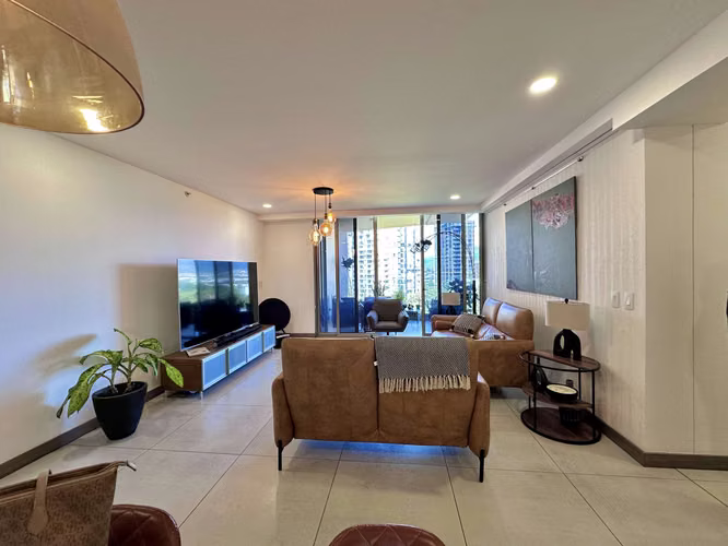 SE VENDE ESPECTACULAR APARTAMENTO EN ROHRMOSER NUNCIATURA