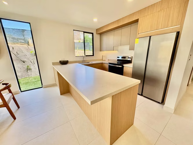 CONDMINIO FRANCOSTA-HEREDIA!  MODERNAS CASAS NUEVAS  DE 3 HAB/2.5BAÑOS/2 PARQUEOS
