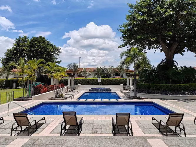 ESPECTACULAR APARTAMENTO EN VENTA, COND VIA NOVA, SANTA ANA $350k - Imagen 2