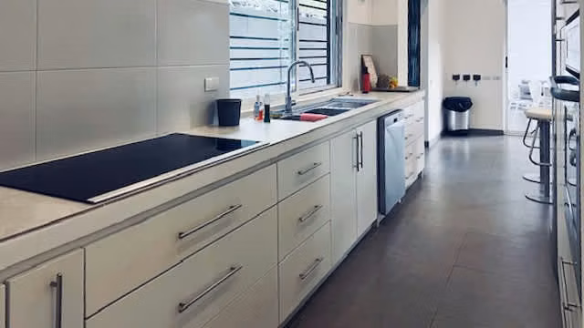 Se vende casa con piscina en Jacó, Puntarenas (RQ) - Imagen 12