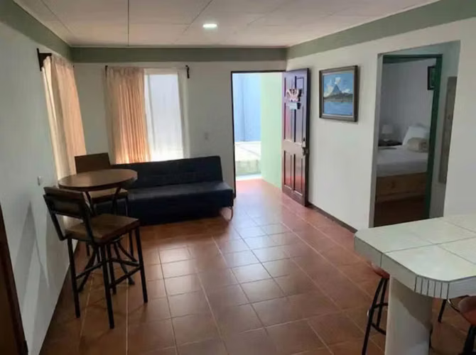Venta de propiedad con 2 casas en La Fortuna de San Carlos - Imagen 4