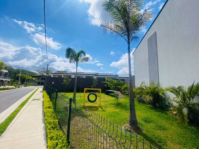 ALQUILER/VENTA DE CASA NUEVA EN CONDOMINIO, LINDORA - Imagen 19