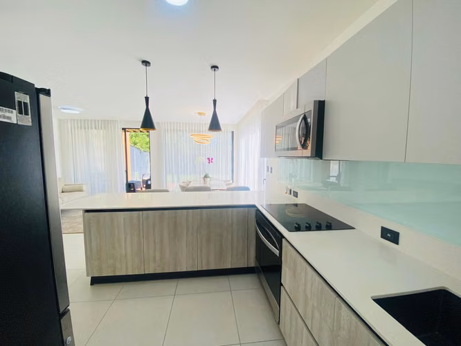 ALQUILER/VENTA DE CASA NUEVA EN CONDOMINIO, LINDORA - Imagen 14