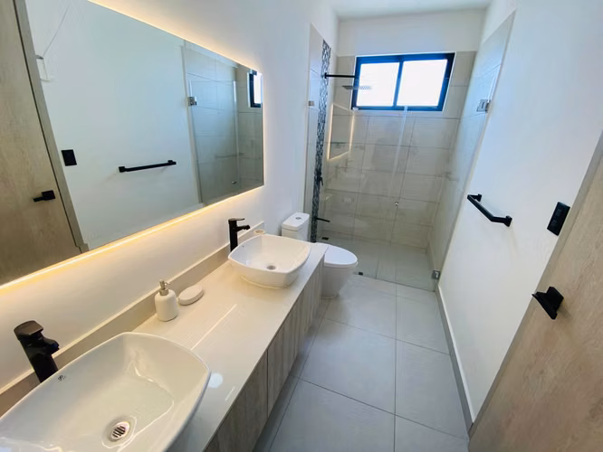 ALQUILER/VENTA DE CASA NUEVA EN CONDOMINIO, LINDORA - Imagen 7