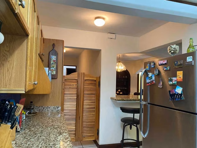 Bella casa de 2 plantas en VENTA dentro de condominio en Rhormoser