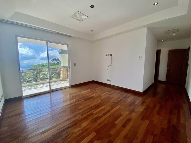 Escazu, Guachipelin  Casa Contemporánea con excelente Vistas