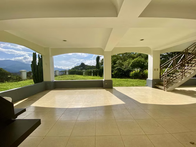 Escazu, Guachipelin  Casa Contemporánea con excelente Vistas
