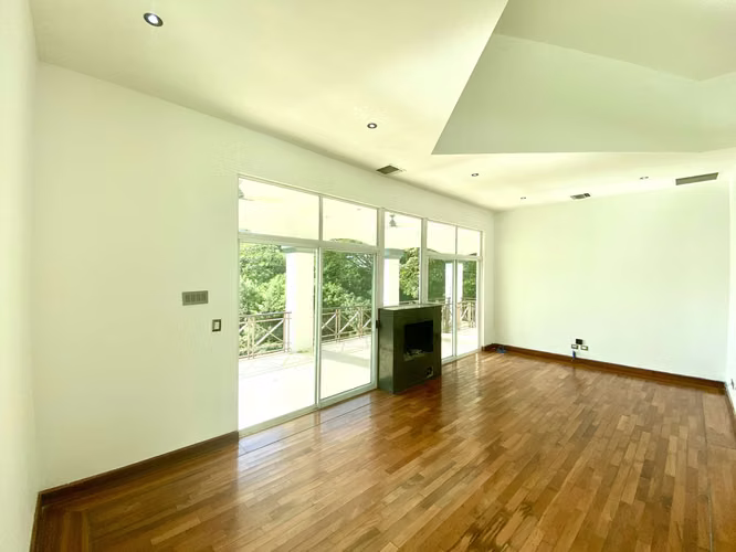 Escazu, Guachipelin  Casa Contemporánea con excelente Vistas
