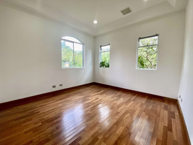 Escazu, Guachipelin  Casa Contemporánea con excelente Vistas