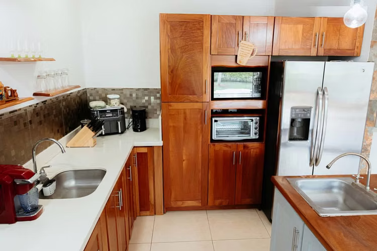 Se Vende Casa de 3 Habitaciones en Playas del Coco