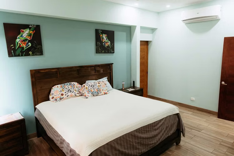 Se Vende Casa de 3 Habitaciones en Playas del Coco