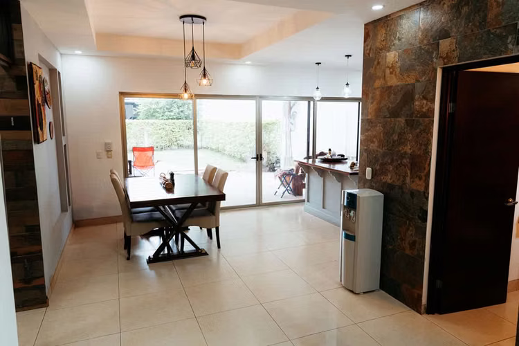 Se Vende Casa de 3 Habitaciones en Playas del Coco