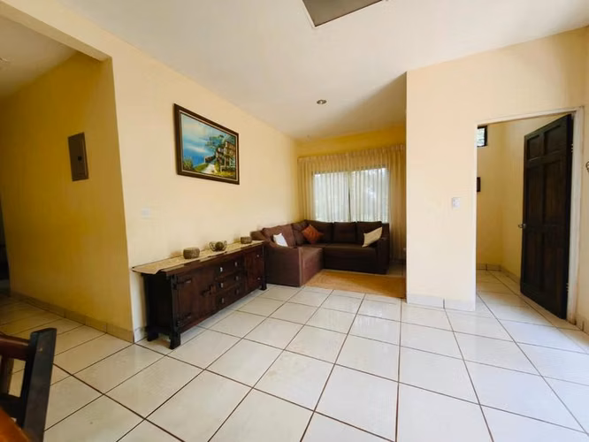 3-Bedroom, 2-Bathroom House Near the River in San Mateo
