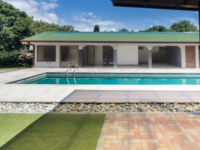 ALQUILER DE CASA INDEPENDIENTE EN BELLO HORIZONTE - Imagen 18