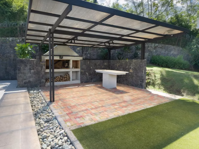 ALQUILER DE CASA INDEPENDIENTE EN BELLO HORIZONTE - Imagen 19