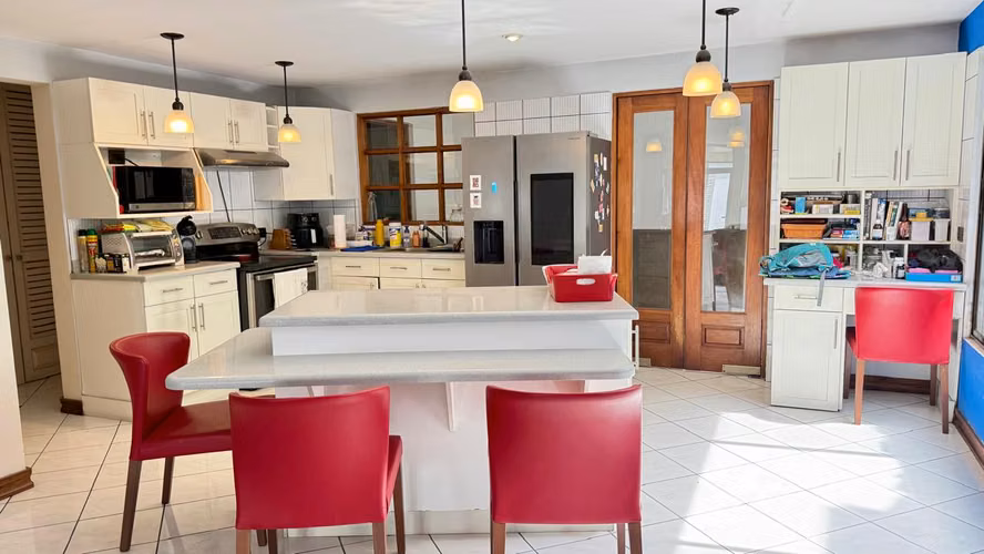 Venta de Casa en Heredia Belén Los Arcos | Acogedora y con luz natural