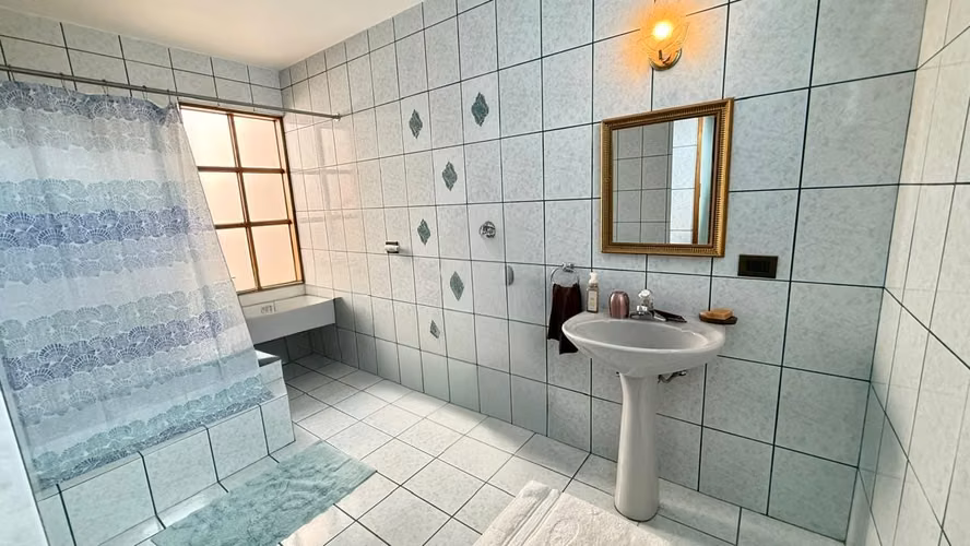 Venta de Casa en Heredia Belén Los Arcos | Acogedora y con luz natural