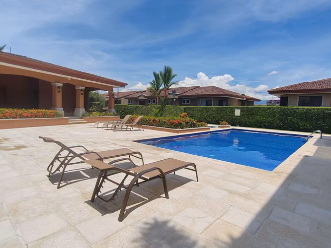VENTA CASA COND. VILLAS DE VALENCIA, 345 m2, 3 HAB, 3.5 BANOS, 2 SALAS