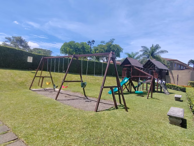 VENTA CASA COND. VILLAS DE VALENCIA, 345 m2, 3 HAB, 3.5 BANOS, 2 SALAS