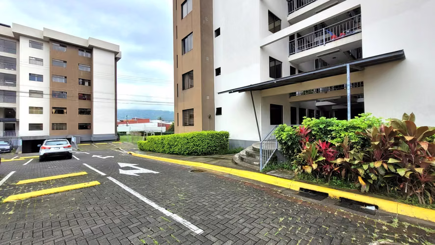 Alquiler Apto en Condominio piso 6 cerca Rotonda de San Sebastián