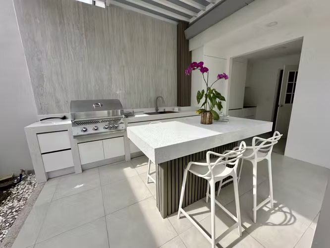 CASA CON TERRAZA Y BBQ EN CONDOMINIO