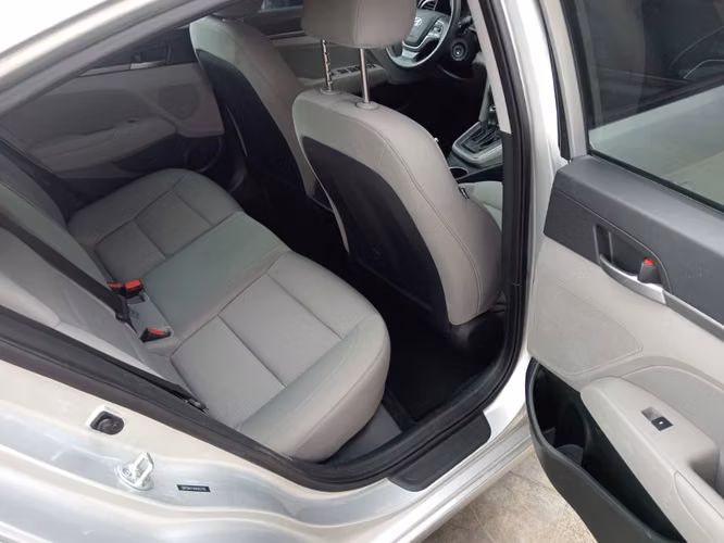 HYUNDAI ELANTRA GLS